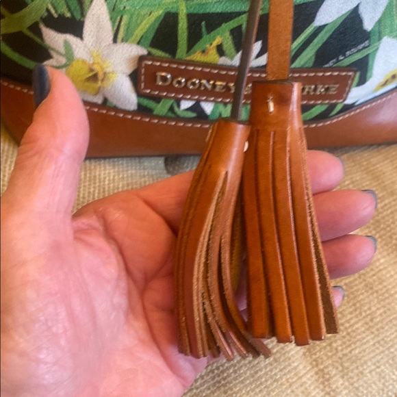 Dooney & Bourke Green and Brown Shoulder Bag with Floral Design - Picture 5 of 16